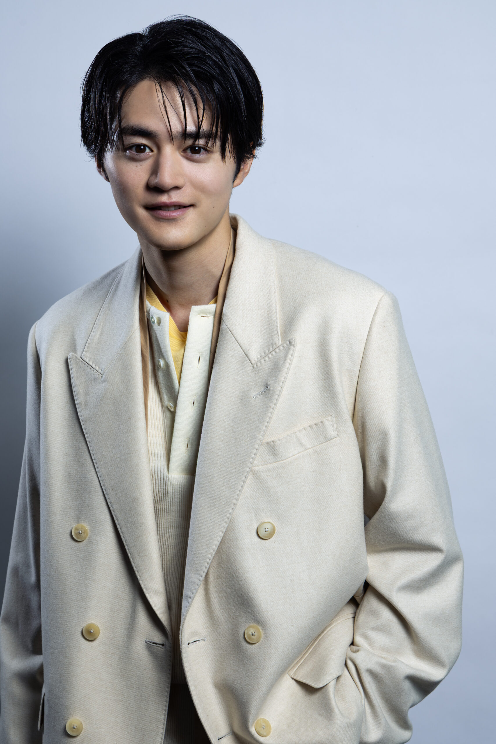 鈴鹿央士